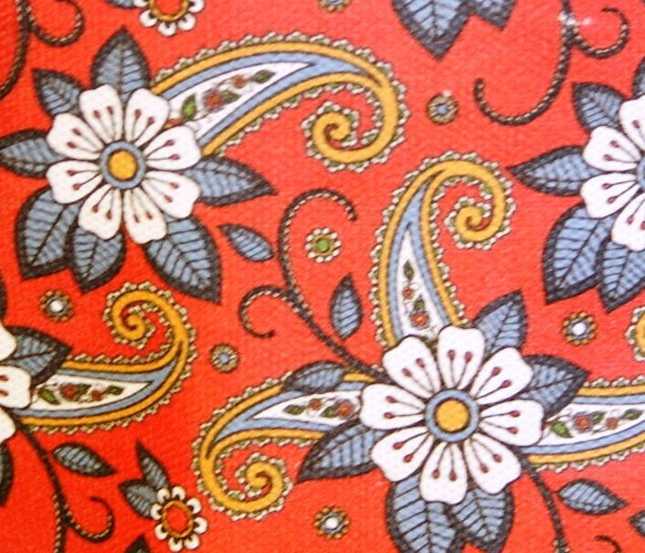 Rosso fiori blu